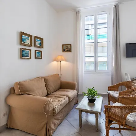 Freres Pradignaclat1101 Apartment